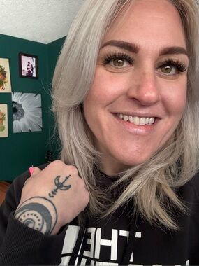 Meet your Posher, April